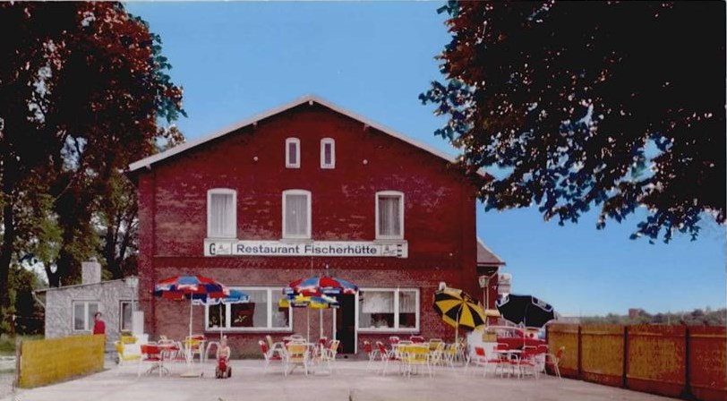 Auf der Terasse des Restaurant Fischerhütte am NOK